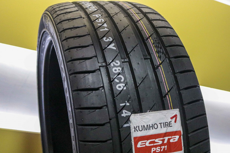 Kumho Ecsta PS71 275/40R20 106Y