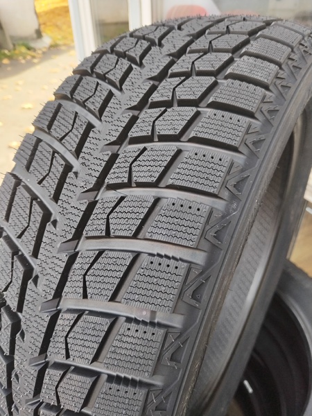 LingLong GreenMax Winter Ice I-15 SUV 265/40R22 106S