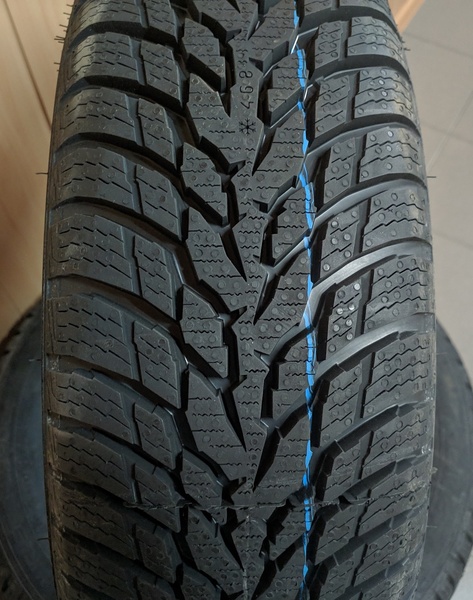 Nokian WR Snowproof P 215/50R17 95V