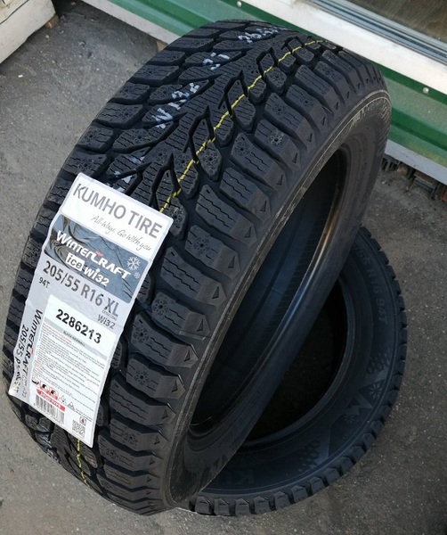 Kumho WinterCraft ice WI32 215/60R17 100T