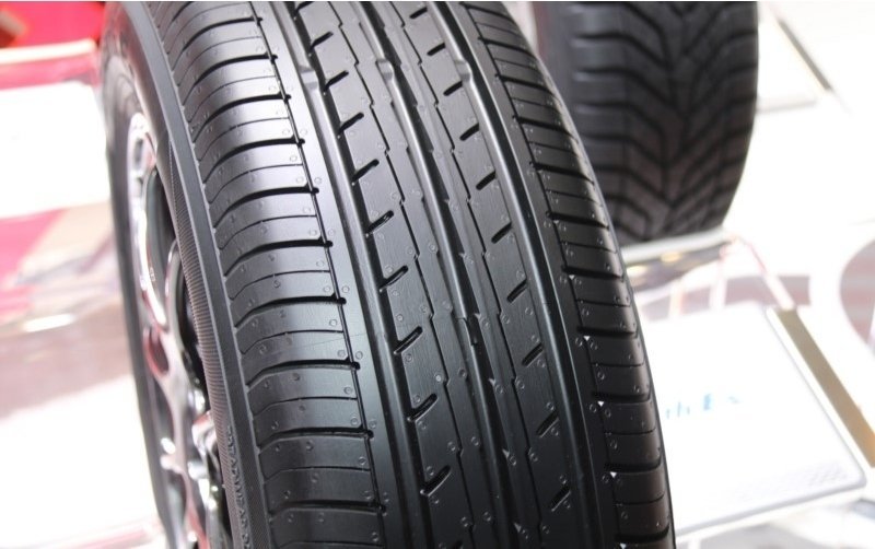 Yokohama BluEarth-Es ES32 205/60R16 92H